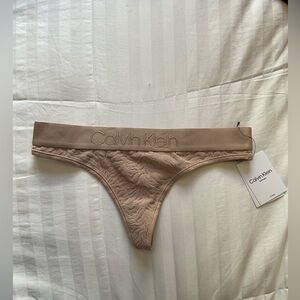 Calvin Klein Beige Brushed-Back Lace Thong Size Small